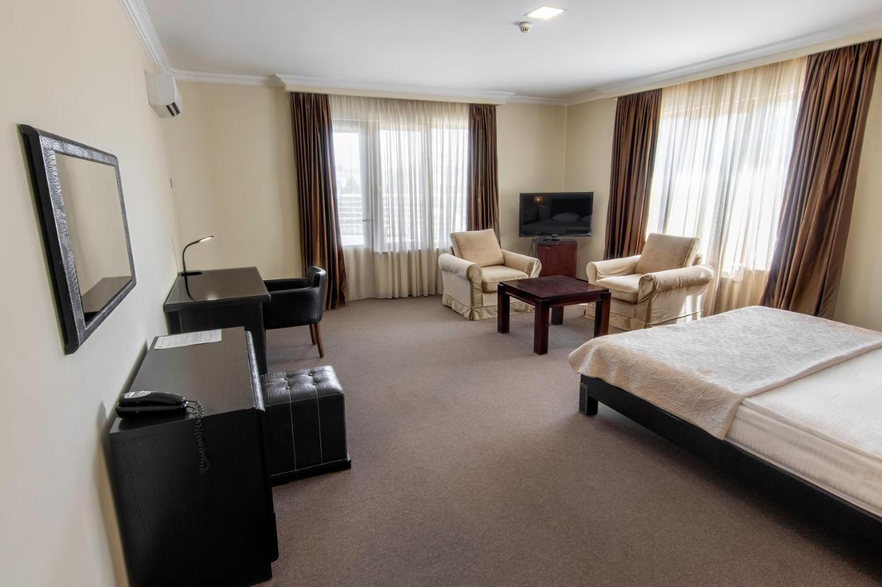Hotel Beaumonde Garden 第比利斯 外观 照片